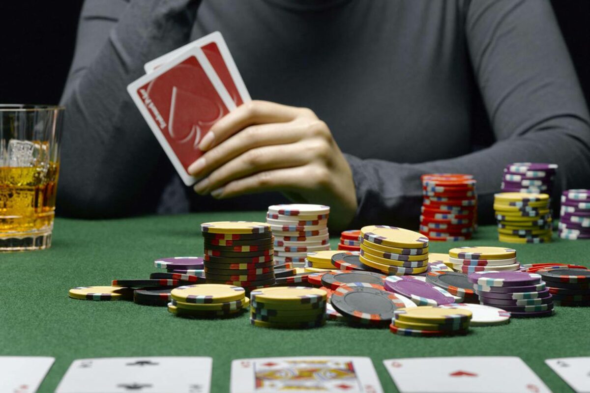 Things to know about playing poker set